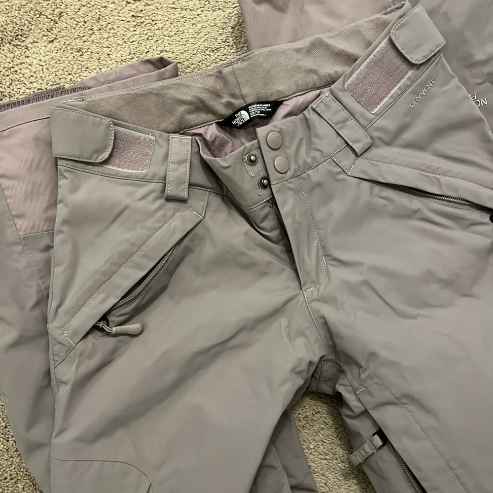 The North Face grey snow pants - size extra small - like new condition.